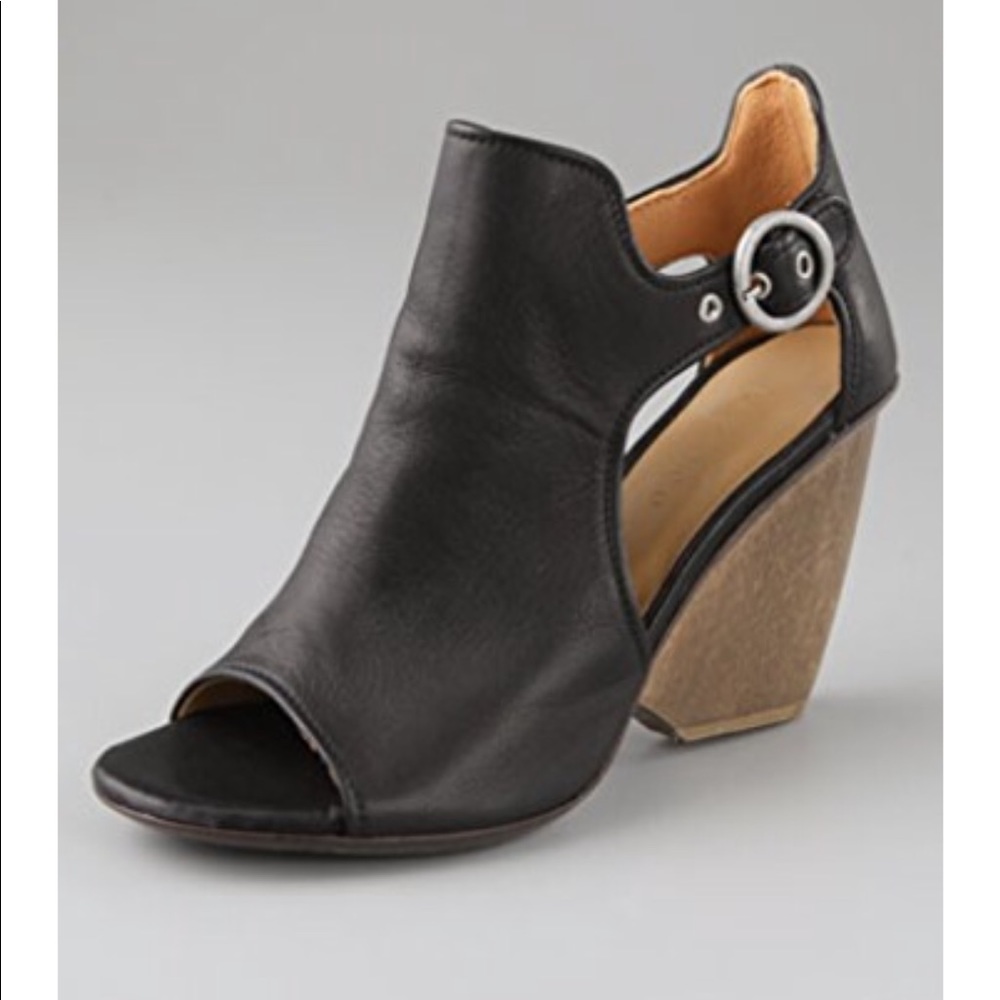 Coclico leather cutout shoes 6